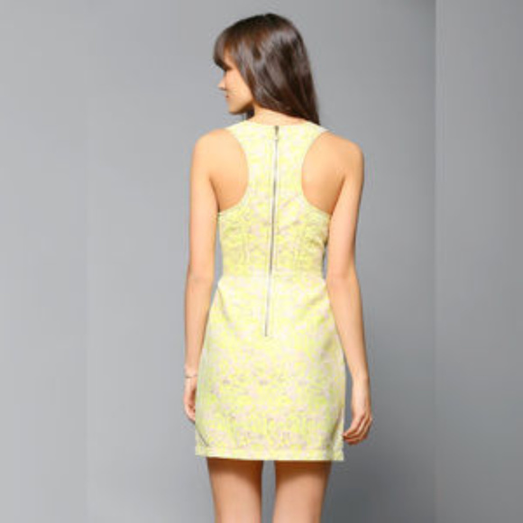 Urban Outfitters Kimchi Blue Poolside shift dress - Picture 7 of 8